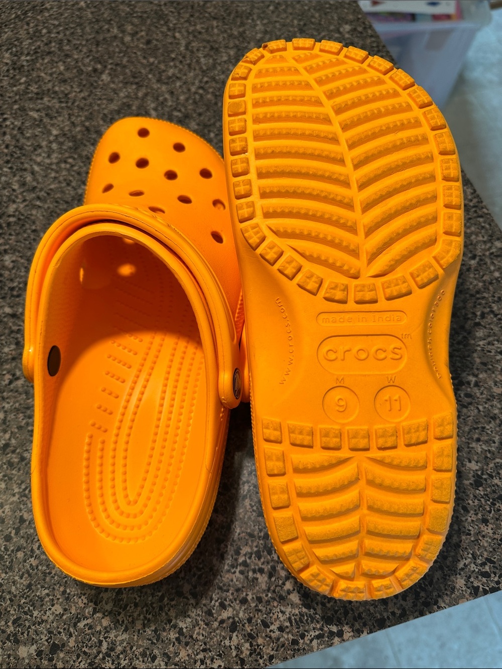 CROCS Classic Clog in Bright Orange